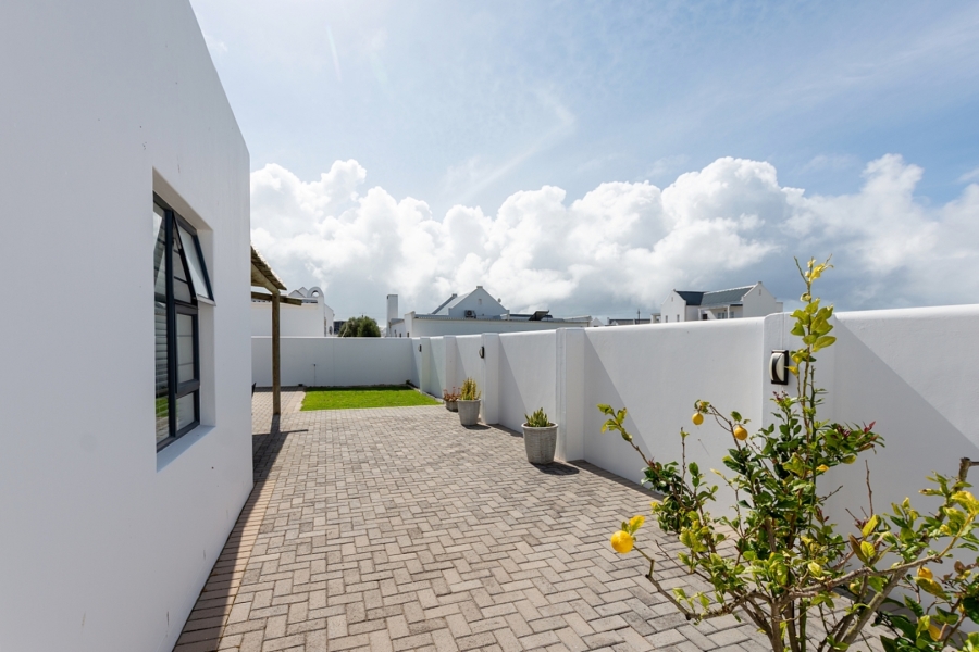 3 Bedroom Property for Sale in Britannia Bay Western Cape
